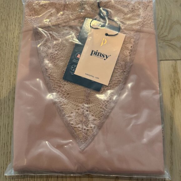 Pinsy Sculpting Lace Shapewear Bodysuit - Picture 2 of 6